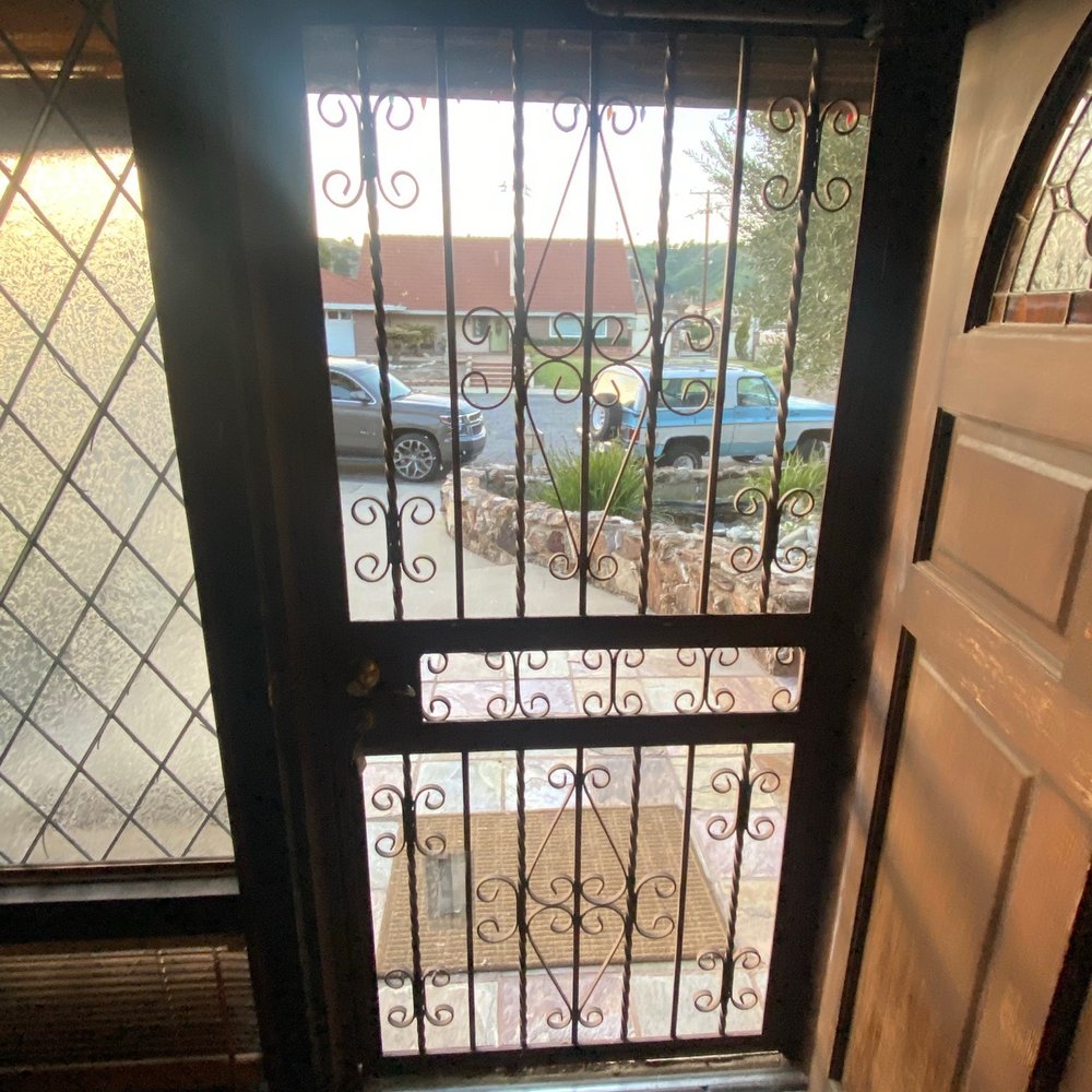 The Screen Pro - BEFORE PICTURE This is the main front door entry with old broken screen mesh. Our cat would sneak out from the ripped area. - Shades & Blinds Near Me The Screen Pro - BEFORE PICTURE This is the main front door entry with old broken screen mesh. Our cat would sneak out from the ripped area. - Shades & Blinds Near Me