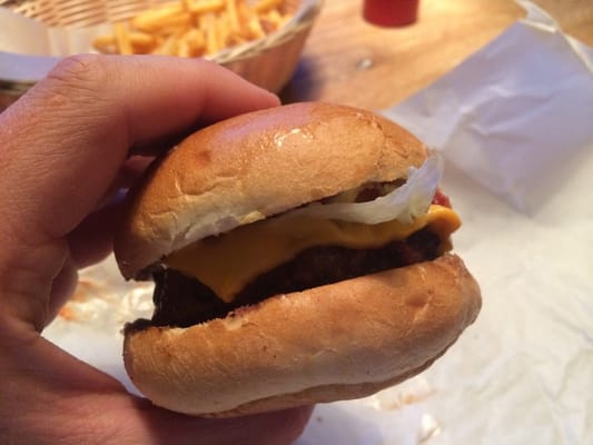 Tommis Burger Joint, Mitte by null