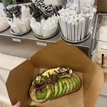 Crème Coffee - Avocado toast - Coffee & Tea Near Me - Sacramento, California Crème Coffee - Avocado toast - Coffee & Tea Near Me - Sacramento, California