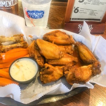 Wiley Gunters - Extra hot wings - Burgers Near Me - Baltimore, Maryland