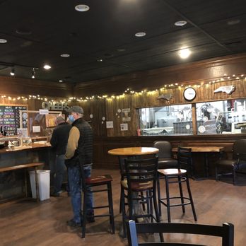 Kettell Beerworks - Inside - Brewpubs Near Me - Banner Elk, North Carolina Kettell Beerworks - Inside - Brewpubs Near Me - Banner Elk, North Carolina