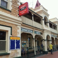Sip'n Save - Commercial Hotel - A great meal at the Commercial. Fresh salad, huge prawns and very friendly staff. We loved it and Grandma says 10/10!