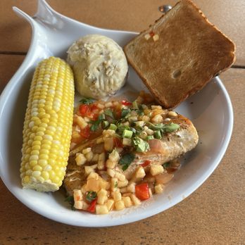 Pineapple Willy's - Seafood Near Me - Panama City Beach, Florida