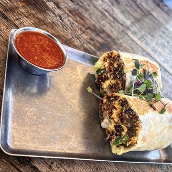 Blueys Kitchen - Breakfast burrito - Cafes Near Me - Santa Monica, California