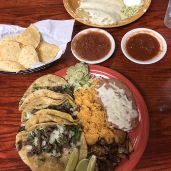 El Mariachi - Carne Asada Platter and Chicken Enchiladas - Mexican Near Me - Westland, Michigan El Mariachi - Carne Asada Platter and Chicken Enchiladas - Mexican Near Me - Westland, Michigan