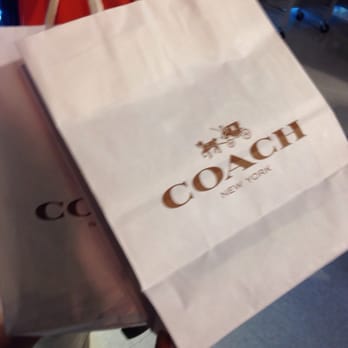 Coach - Outlet Stores Near Me - Troutdale, Oregon