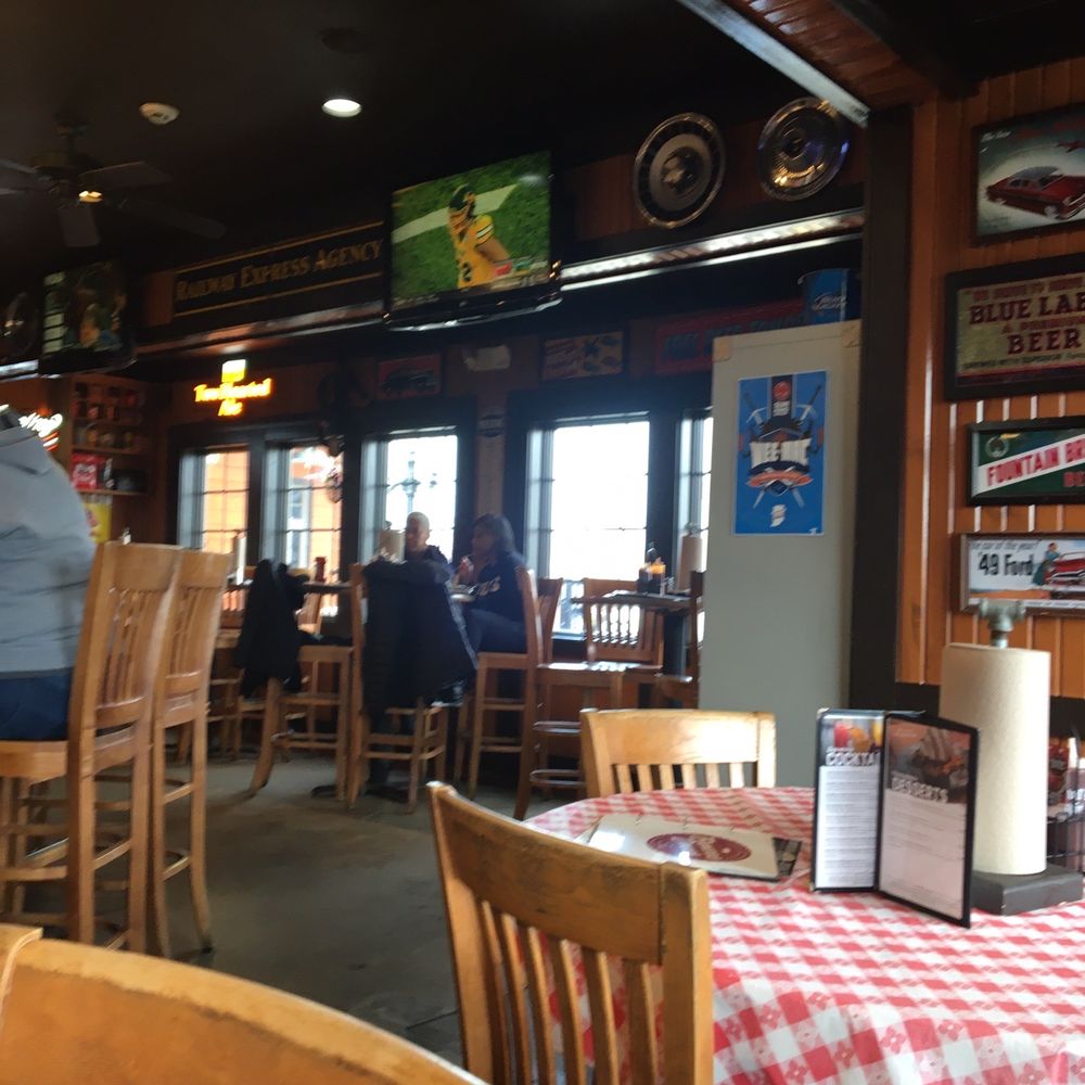 Famous Dave's Bar-B-Que - Seating - Barbeque Near Me - Indianapolis, Indiana