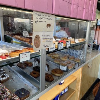 Bob's Donuts - Display - Donuts Near Me - San Francisco, California Bob's Donuts - Display - Donuts Near Me - San Francisco, California