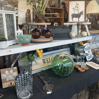 Finders Keepers Resale Store - Thrift Stores Near Me - Bend, Oregon