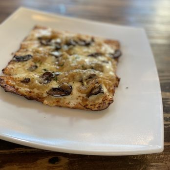 Blackwall Hitch - Mushroom flatbread (pick 2 portion) - New American Near Me - Baltimore, Maryland Blackwall Hitch - Mushroom flatbread (pick 2 portion) - New American Near Me - Baltimore, Maryland
