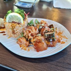 Sushi Wara - Spicy tuna delight appetizer. The terrine-looking thing with the lemon on top is the crab meat with yam tempura and spicy mayo.
