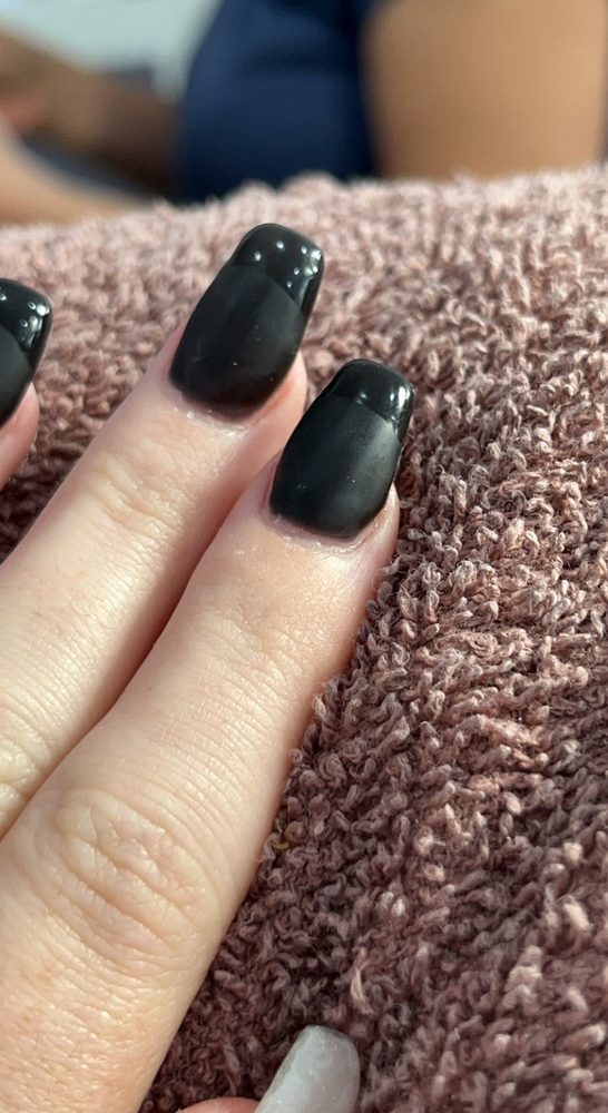 Dilworth Nails Logo