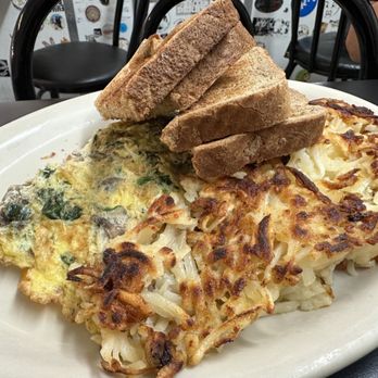 Fleetwood Diner - Omelette and good hash browns - Salad Near Me - Ann Arbor, Michigan