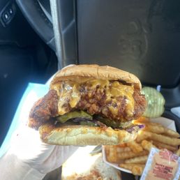 Dave's #3 1 Tender (Hot) & 1 Slider (Extra Hot) w/ Fries