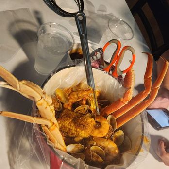 The Submarine Crab - Combo B with shrimp, clams, and snow crab - Seafood Near Me - Hawthorne, California