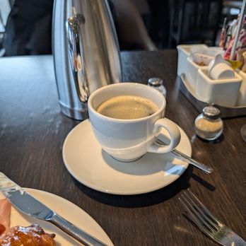 Friedrichs - Many coffee choices delivered by the staff. - International Near Me - Konstanz, BW