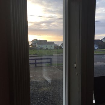 Zach's Bistro - Two blocks from the ocean. - New American Near Me - Newport, Oregon Zach's Bistro - Two blocks from the ocean. - New American Near Me - Newport, Oregon