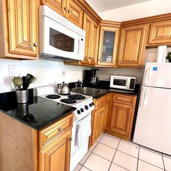 Southwinds Inn - kitchen Studio #10 - Hotels Near Me - Hollywood, Florida Southwinds Inn - kitchen Studio #10 - Hotels Near Me - Hollywood, Florida