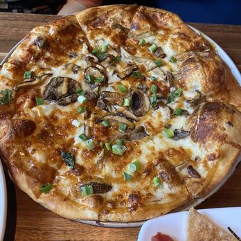 Yard House - Truffled Mushroom - New American Near Me - Phoenix, Arizona