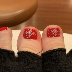 Lee's Nail Spa - Another great Pedi by Lee!  Bring your toe Sox. So nice to go home with warm feet in the winter