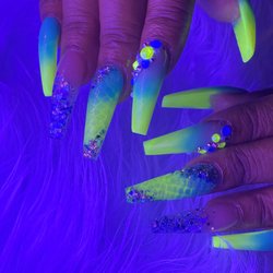The Nail Lounge