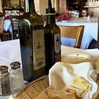 Oliva Trattoria - Pizza Near Me - Sherman Oaks, California