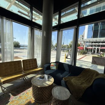 Evoke Winery - Views rock!! - Wine Tasting Room Near Me - Vancouver, Washington