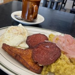 El Conuco Restaurante - Mangu 3 golpes y coffee - banging
