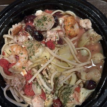 Joe’s Pasta House - Mediterranean Pasta with a side of water - Italian Near Me - Albuquerque, New Mexico