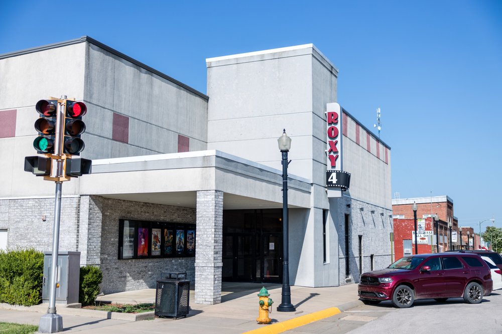 B&B THEATRES CHANUTE ROXY CINEMA 4 Updated September 2024 17