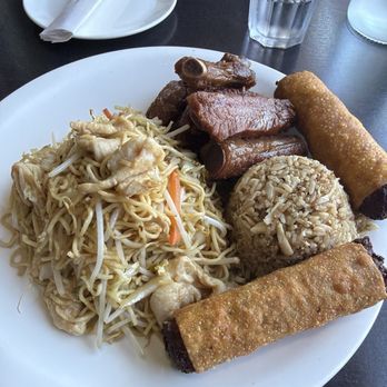 Kungfu Bistro - Chicken Chow Mein with 148. Chicken Chow Mein & Garlic Ribs - Chinese Near Me - Stittsville, Ontario