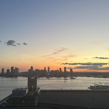 Azul Rooftop - Lounges Near Me - New York, New York