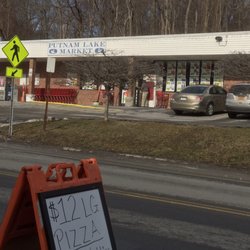 Putnam Lake Market - It's a charming little market.