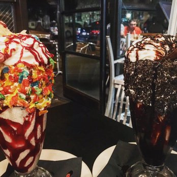 Mom's Kitchen & Bar - Bars Near Me - Astoria, New York Mom's Kitchen & Bar - Bars Near Me - Astoria, New York