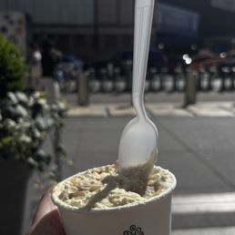 Banana Pudding Bundle outside Madison square garden. Waiting for my train to stop being delayed. Banana Pudding Bundle outside Madison square garden. Waiting for my train to stop being delayed.