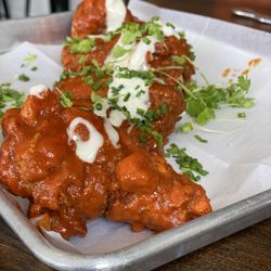 Knot Norm's - Giant wings. Saucy goodness