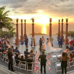 The Travel Vibe - Let us plan your perfect destination wedding