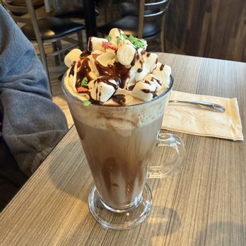 Chicago Waffles Willowbrook - Bailey's hot chocolate - Breakfast & Brunch Near Me - Willowbrook, Illinois