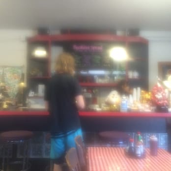Harry's Café - Friendly greetings - Breakfast & Brunch Near Me - Honolulu, Hawaii Harry's Café - Friendly greetings - Breakfast & Brunch Near Me - Honolulu, Hawaii