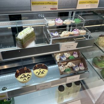 Broye Cafe & Bakery - Totoro tiramisu and matcha lava cake and kawaii macarons and cheesecakes - Themed Cafes Near Me - Vancouver, British Columbia Broye Cafe & Bakery - Totoro tiramisu and matcha lava cake and kawaii macarons and cheesecakes - Themed Cafes Near Me - Vancouver, British Columbia