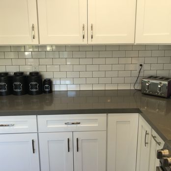 Thousand Oaks Tile - Kitchen with subway tile backsplash - General Contractors Near Me Thousand Oaks Tile - Kitchen with subway tile backsplash - General Contractors Near Me