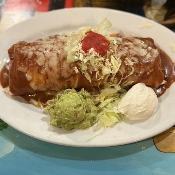 La Piñata - El Famoso super burrito - Mexican Near Me - Pittsburg, California La Piñata - El Famoso super burrito - Mexican Near Me - Pittsburg, California