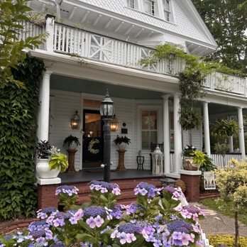 White Doe Inn - Bed & Breakfast Near Me - Manteo, North Carolina