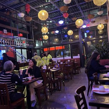 Han Dynasty - Dining room - Szechuan Near Me - Long Island City, New York Han Dynasty - Dining room - Szechuan Near Me - Long Island City, New York