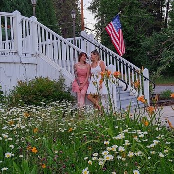 McCloud River Bed and Breakfast - Bed & Breakfast Near Me - Mccloud, California McCloud River Bed and Breakfast - Bed & Breakfast Near Me - Mccloud, California