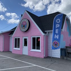 Scream’N Conuts - View of business from street