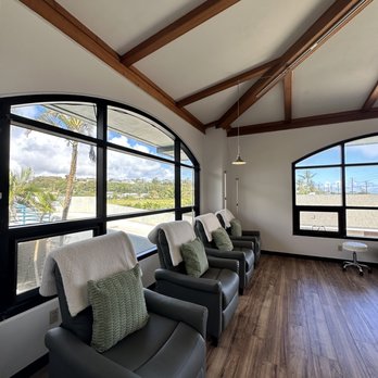 Kauai Drip - Recliners for drippin'! Sit back & relax while you drip! - IV Hydration Near Me - Kapaʻa, Hawaii