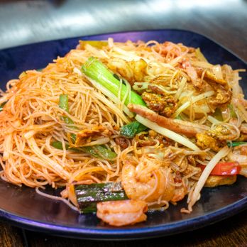 Kowloon Cafe - Singapore-style Stir-Fried Vermicelli 星州炒米: $12; $13.07 with tax. - Hong Kong Style Cafe Near Me - Brooklyn, New York