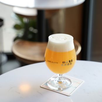 Lamplighter Cambridge Crossing - Cloud City, a hazy New England-Style IPA with Strata hops - Beer Bar Near Me - Cambridge, Massachusetts