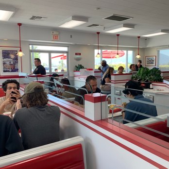 In-N-Out Burger - Dining area - Burgers Near Me - Burbank, California In-N-Out Burger - Dining area - Burgers Near Me - Burbank, California